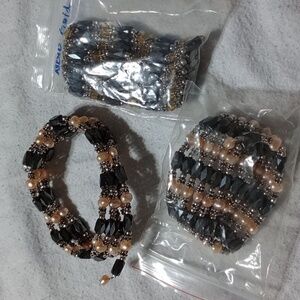 Magnet necklaces, 3 strands (C017)